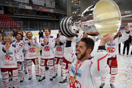 Thomas Vallant gewann in der Saison 2020/21 den Meistertitel in der ICE Hockey League mit dem EC-KAC