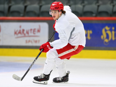 Marco Kasper stand im ersten Training seines Stammvereins ebenfalls am Eis, er bereitet sich auf das NHL-Camp der Detroit Red Wings vor