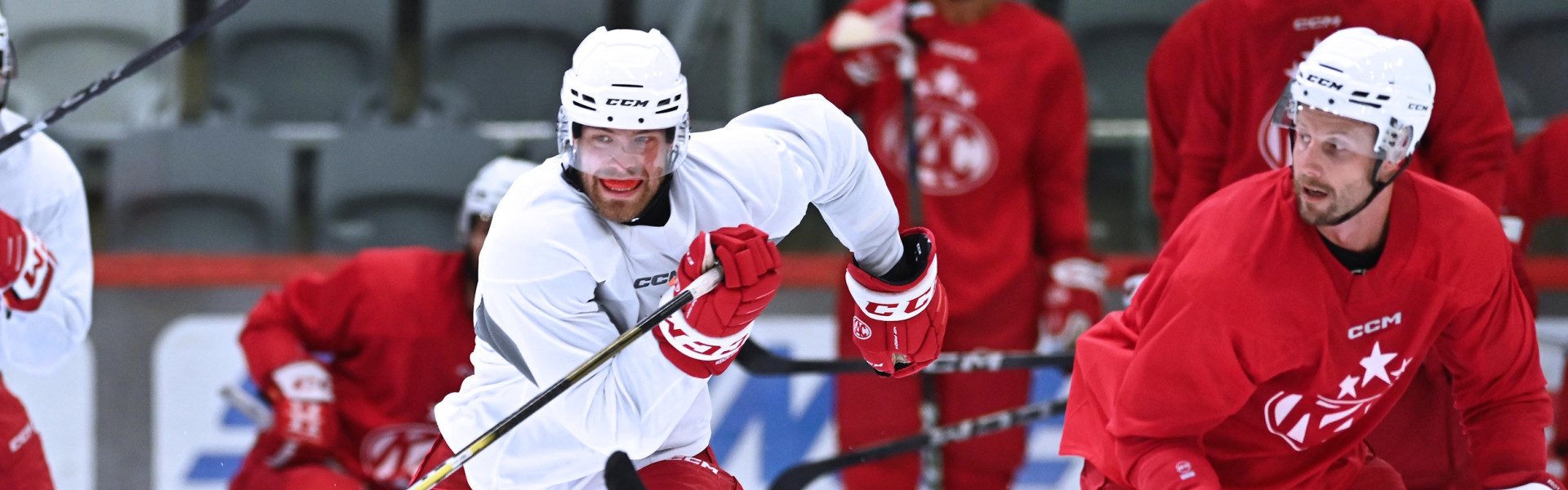 Kapitän Thomas Hundertpfund führt die Rotjacken am Freitag in das erste Testspiel der neuen Saison