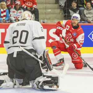 Ex-NHL- und Nationalteamgoalie Reto Berra brachte eine starke Leistung auf das Eis der Heidi Horten-Arena