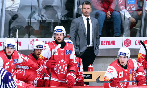 Head Coach Kirk Furey und die Rotjacken brauchen am Sonntag drei Zähler, um weiterhin aussichtsreich im Rennen um einen Platz in den CHL-Playoffs zu bleiben