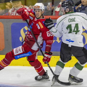 Stürmer Luka Gomboc war im Duell mit seinen Landsleuten einer der auffälligsten KAC-Akteure