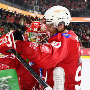 Derbysieg Nummer 19 im 24. Spiel für Sebastian Dahm, Derbytore Nummer 15 und 16 für Matt Fraser im 22. Spiel