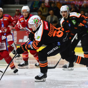 KAC-Eigenbauspieler Michael Kernberger erzielte quasi von der Strafbank kommend das Game Winning Goal für Graz