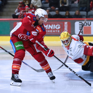 Johannes Bischofberger traf in dieser Situation nur die Stange, verbuchte aber seine bereits siebte Torvorlage in der laufenden ICE-Saison