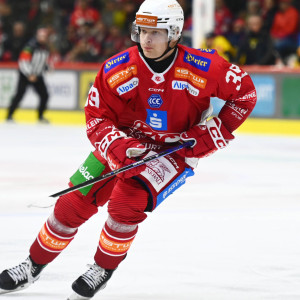 Neuzugang Mads Larsen erhielt im Spiel gegen den HC Pustertal seine ersten Shifts im KAC-Trikot