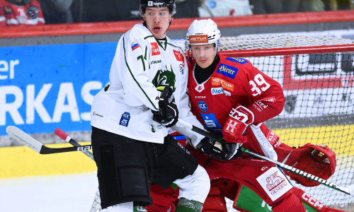 Mads Larsen half beim EC-KAC in neun Ligaspielen aus