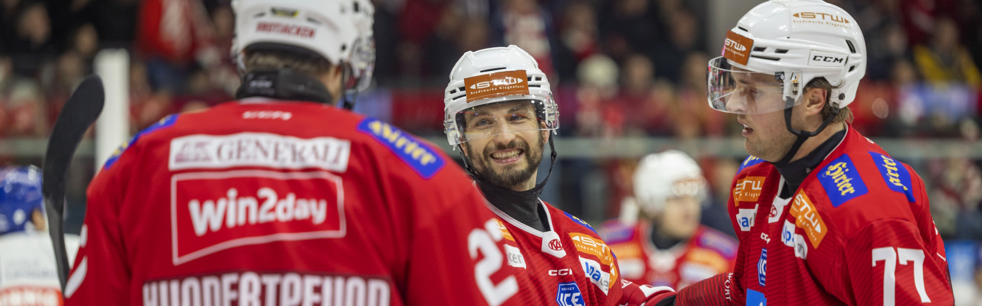 Raphael Herburger wird auch in der kommenden Saison 2025/26 für den EC-KAC auflaufen